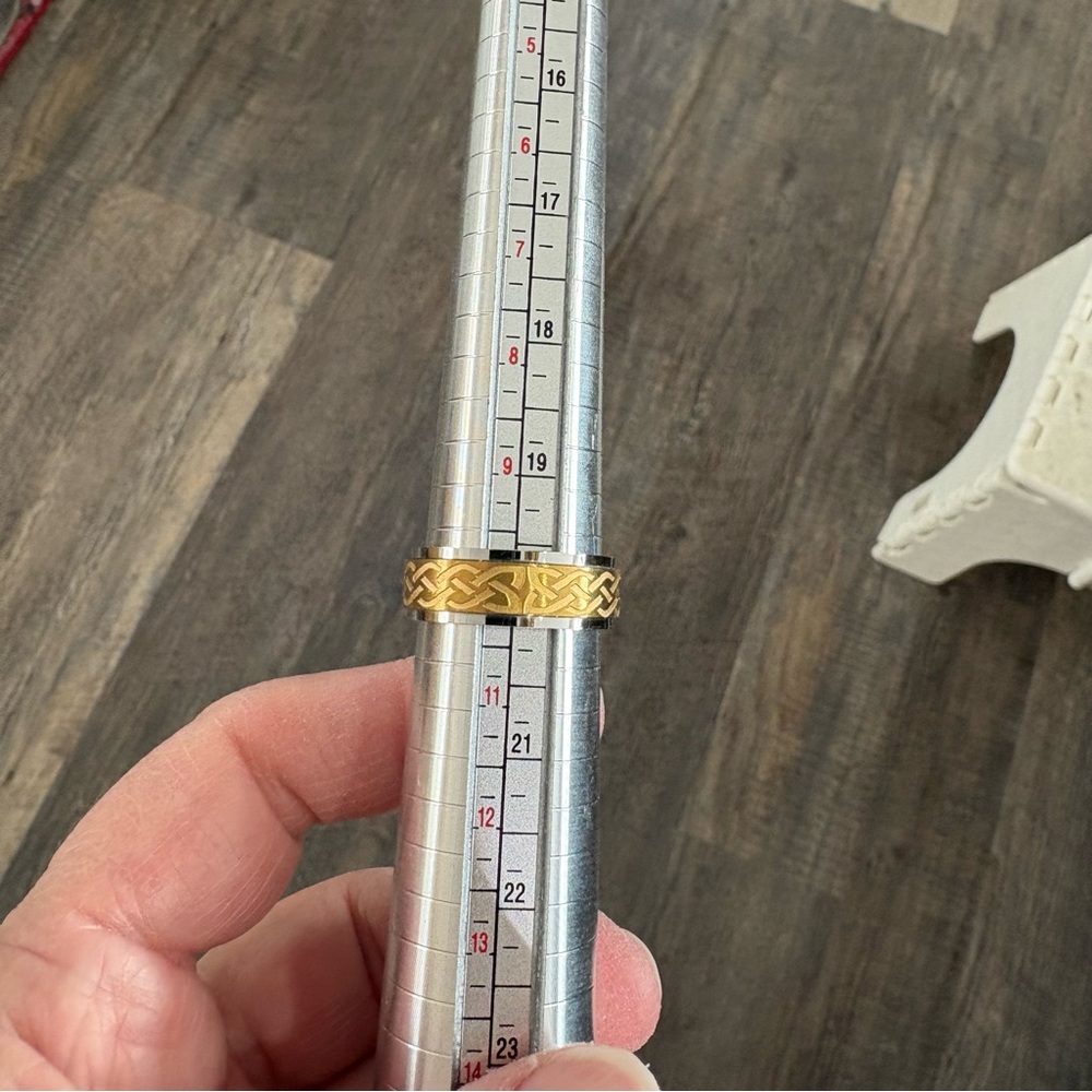 Spinner Rings - Picture 10 of 12